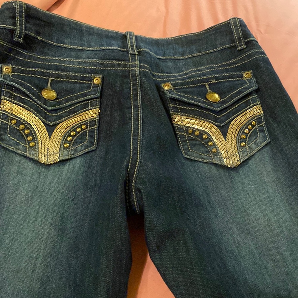 Bebe 2B jeans Gold sequence on back pocket
